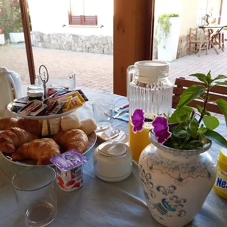 Bramasole 3* Куарту-Сант'Элена